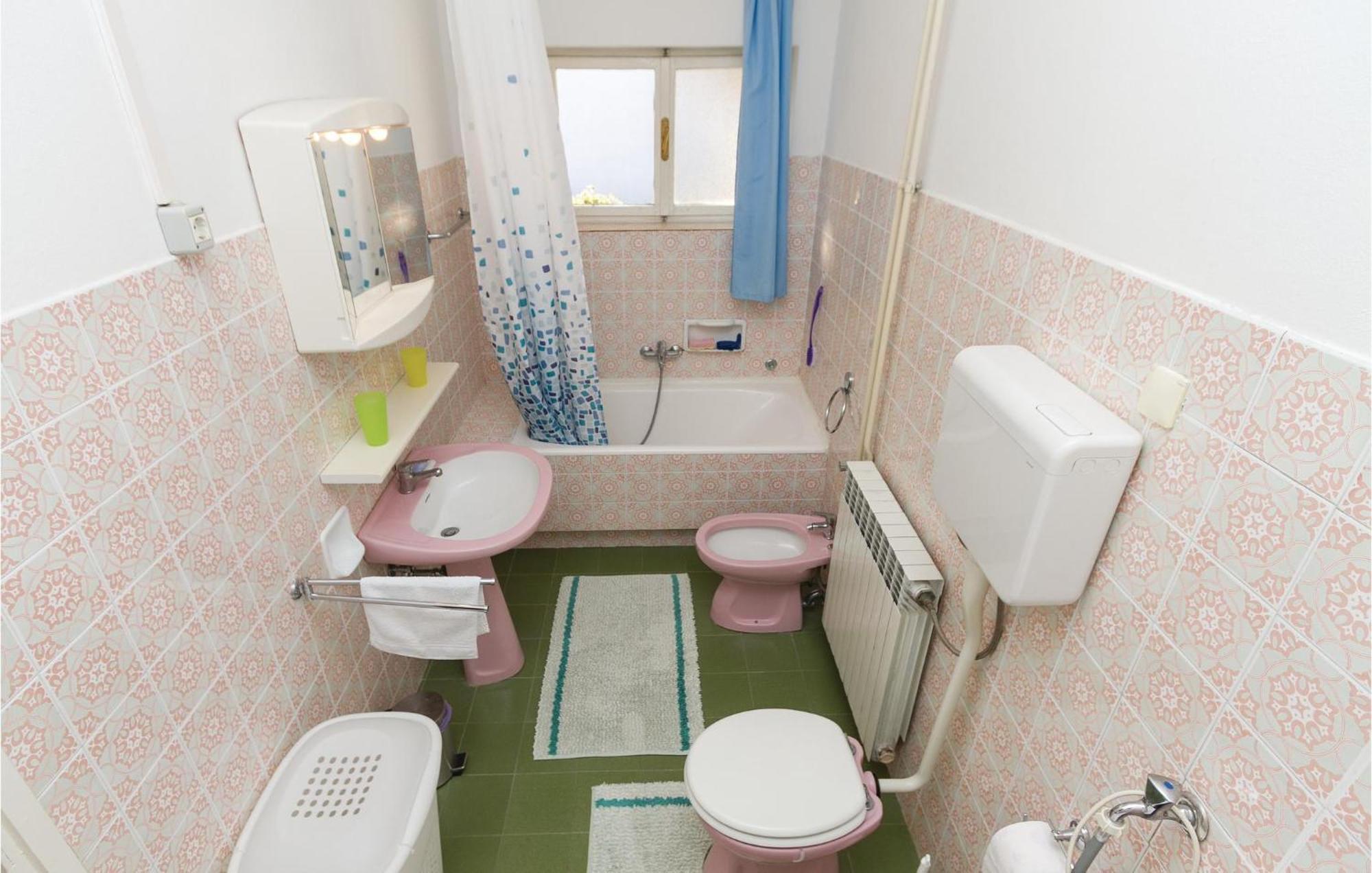Stunning Apartment In Rovinj With Kitchen Luaran gambar